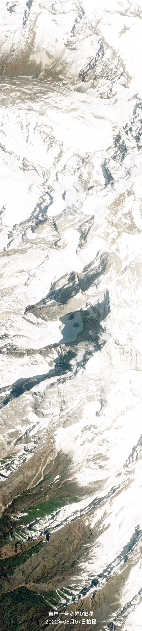 40℃高温有多热？新疆“冰山之父”都融化了！对比画面惊讶