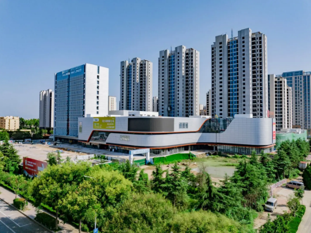 青岛西海岸新区：港都茂商业综合体竣工，崛起“精致潮玩”新地标 