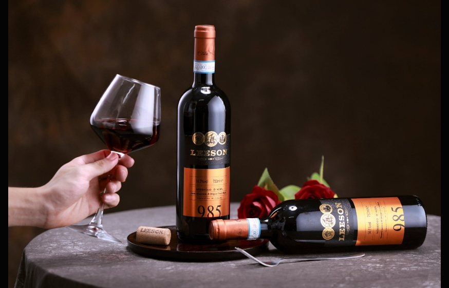 云仓酒庄分享酒桌艺术:从品鉴到敬酒,让社交更显格调(图4) 微信截图_20250619114521.png